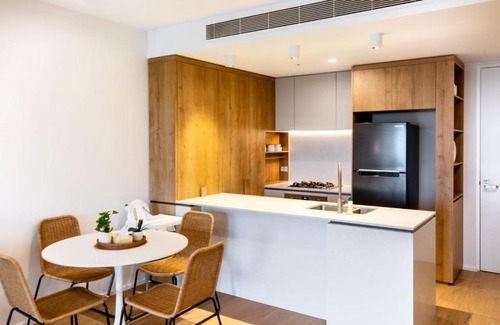 West End Apartment | Brand New Riverside Designer 2BD apartment at West End