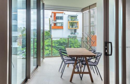 West End Apartment | Brand New Riverside Designer 2BD apartment at West End