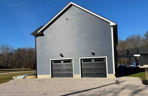 Wakefield-Peacedale Apartment | Brand New Spacious Coastal Home