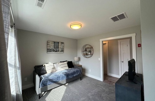 Wakefield-Peacedale Apartment | Brand New Spacious Coastal Home
