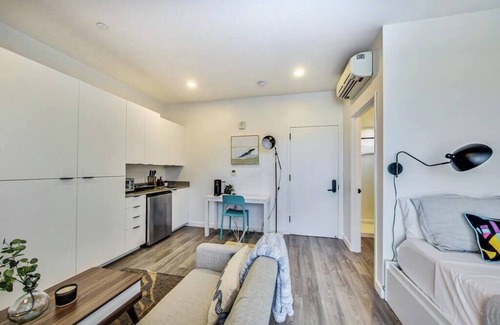 Downtown Oakland Apartment | Brand New Stylish Studio Suite Near Downtown!