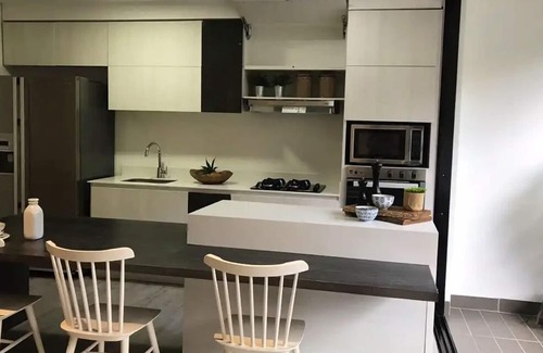 El Castillo Condo | Brand New Top Floor Luxury Flat!