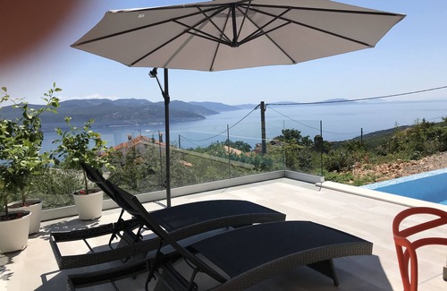 Zagore Apartment | Brand new, with infinity pool, right by the pool