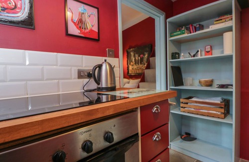 Malmesbury Cottage | BRANDEERS STUDIO, pet friendly, character holiday cottage in Minety