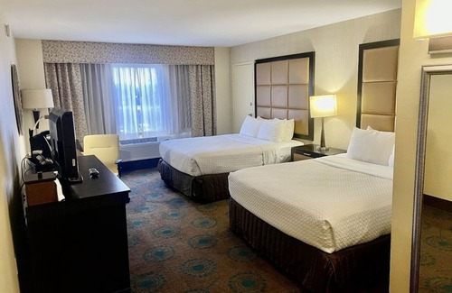 Claymont Hotel | Brandywine Plaza Hotel