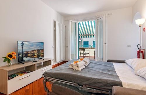 San Niccolo Apartment | brd 41 13- Ponte Vecchio Elegant Central Attic