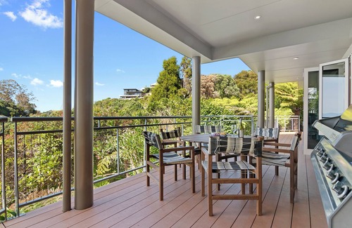 Ngaio Bay Cottage | Breakers Bay on the beach - Kaiteriteri Home