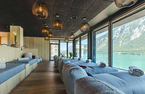 Pertisau House | Breakfast with short stay Achensee Seeblick - Seehotel Einwaller