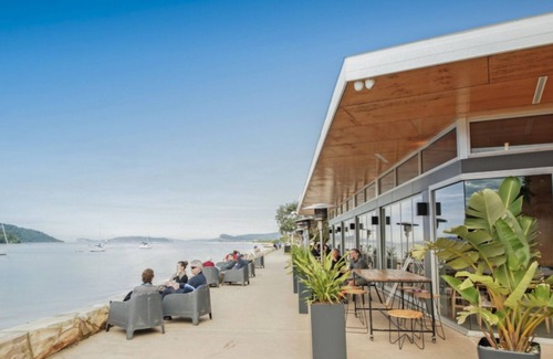 Ettalong Beach House | BREATHTAKING - ETTALONG BEACH RESORT