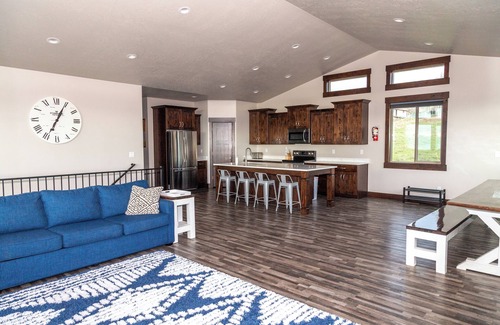 Sweetwater House | BREATHTAKING LAKE VIEW WITH PRIVATE BEACH ACCESS! NEXT TO GOLF COURSE!
