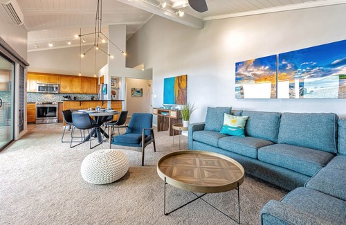 Wailea Condo | Breathtaking Ocean and Fairway Views! Top Floor #208
