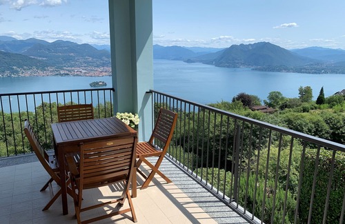 Levo House | Breathtaking View over the Lake, Charming House surrounded by Nature
