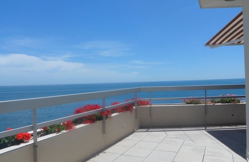 Sete Apartment | Breathtaking view of the big blue