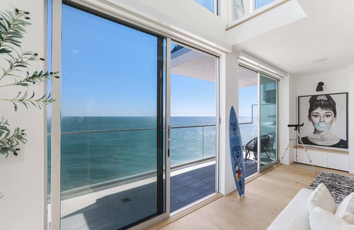 Eastern Malibu Villa | Breathtaking Views Malibu