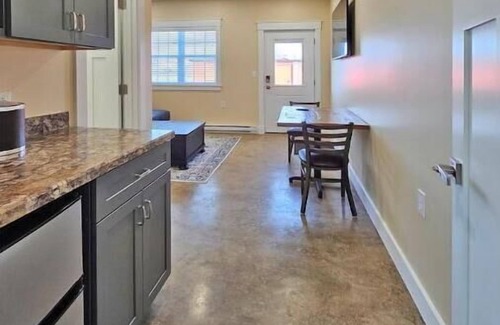 Grove City Apartment | Breckenridge Suites #2 - One-Bedroom Suite Perfect for Business or Leisure