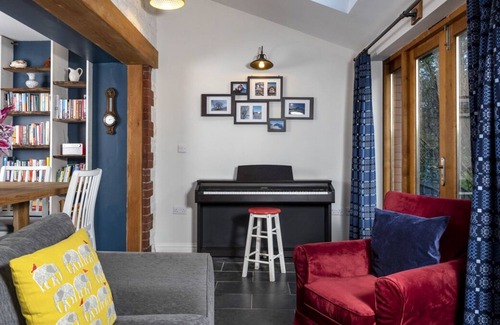 Brecon Villa | Brecon Cottage - Two Bedroom Villa, Sleeps 4