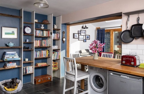 Brecon Villa | Brecon Cottage - Two Bedroom Villa, Sleeps 4