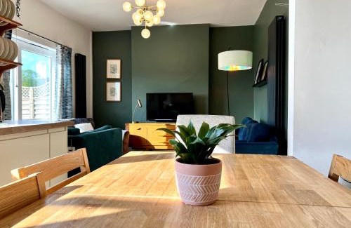 Newport Apartment | Brecon View by Switchback Stays