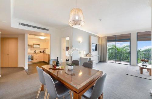 Darwin City Centre Apartment | Breezy Harbourfront Resort Escape with Tropical Pool