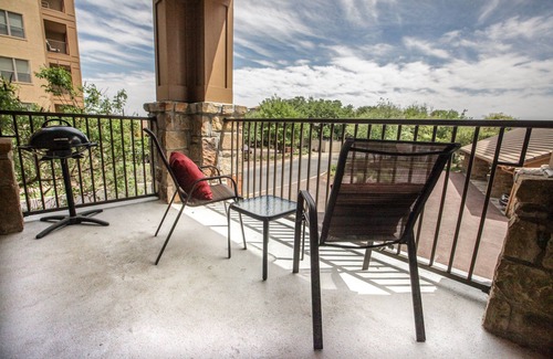 Horseshoe Bay Condo | 🍀 Breezy home on Lake LBJ - extra cleaning measures in place