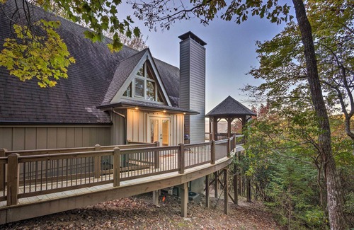 Brevard House | Brevard Chalet w/Stunning Blue Ridge Mtn Views!