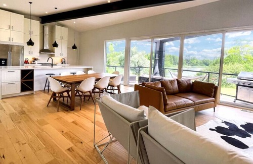 Grey Highlands Apartment | Brewster`s Lake Escape | Lakefront in Singhampton