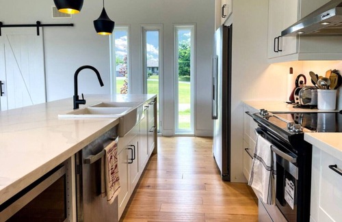 Grey Highlands Apartment | Brewster`s Lake Escape | Lakefront in Singhampton