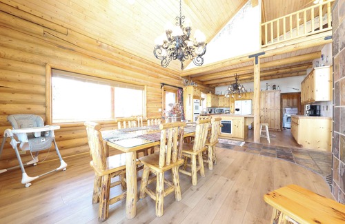 Brian Head Cottage | Brian Head Cabin Minutes From Slopes w/Game Room!