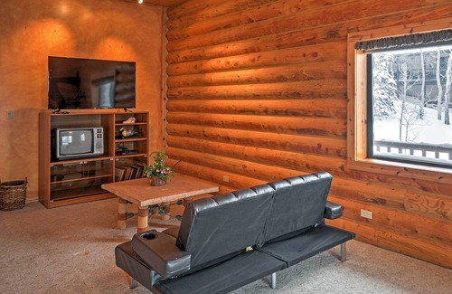 Brian Head Cottage | Brian Head Cabin Minutes From Slopes w/Game Room!