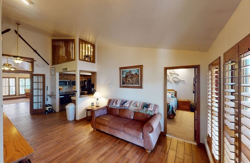 Brian Head Condo | Brian Head Penthouse South, Pool-Hotub, Ski-i/o, 3 Masters, Play lofts, Sleep 14