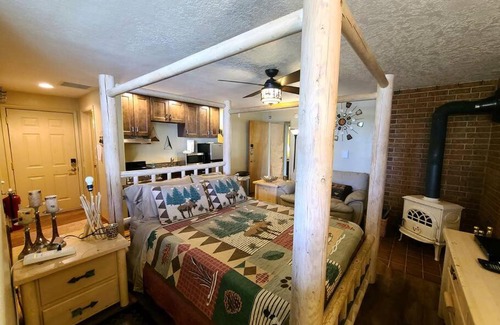 Brian Head Apartment | Brian Head Village Escape 4/3 with Ski Slope Views