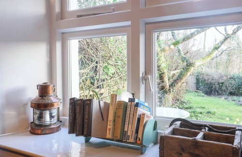 Winsham Cottage | BRIAR ORCHARD ANNEX, romantic, character holiday cottage in Winsham