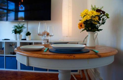 Galmpton House | Briarfield - Adorable 1 bedroom seaside apartment, on-site parking