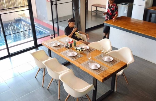 Doi Saket Villa | Brick Box Pool Villa & Café