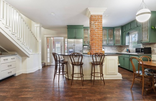 South Overton House | Brick Road Retreat - 3BR/2BA - Walk to Tech