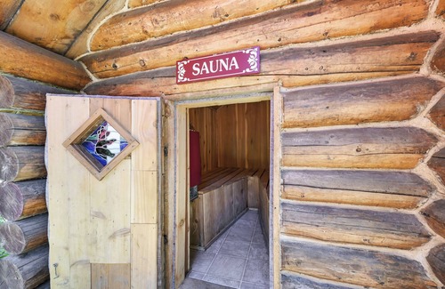 Hope Cabin | Bridge Cabin - a rustic Alaskan cabin on 2 private acres by the creek