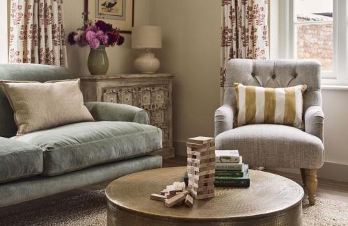 Hertford House | Bridge House at Woodhall Estate
