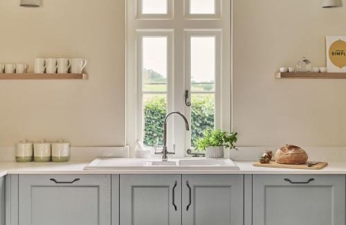 Hertford House | Bridge House at Woodhall Estate