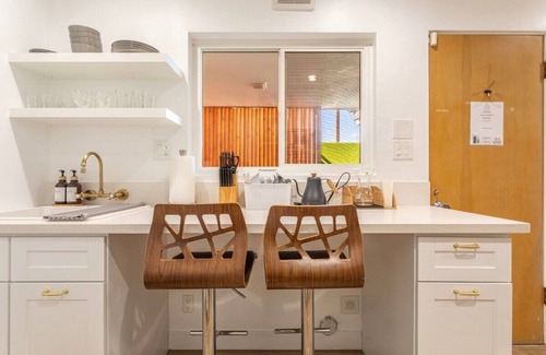 Ladera Heights Apartment | Bright 1BR Apt | LAX | LA | Beaches