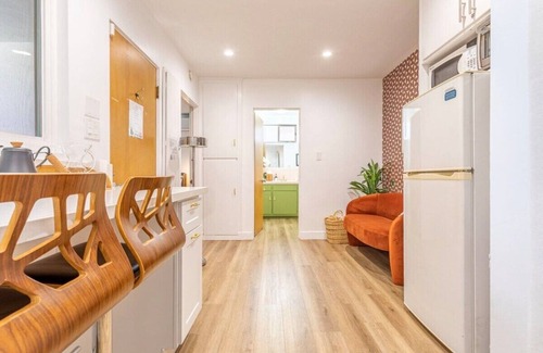 Ladera Heights Apartment | Bright 1BR Apt Near Manhattan,Playa & Venice Beach