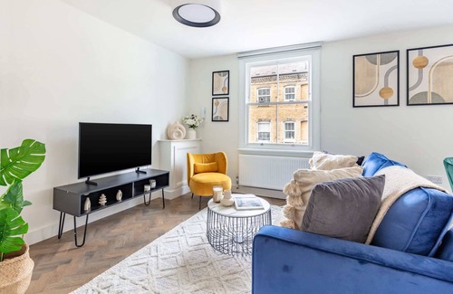 St Luke's Apartment | Bright 1BR Near Museum of London