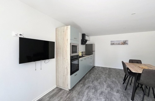 Anglade Apartment | Bright 2-bedroom apartment near Blaye, ideal for workers and travellers