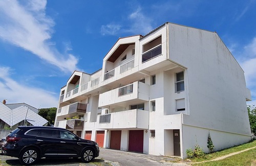 Meschers-sur-Gironde Apartment | Bright 2-Room Apartment with Terrace and Parking, Close to Beaches and Shops