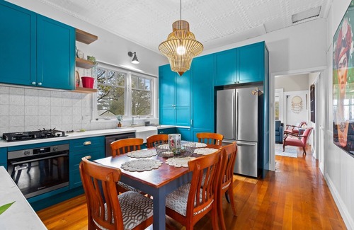 Blackheath House | Bright 3-Bed House with Garden, BBQ & Fireplace