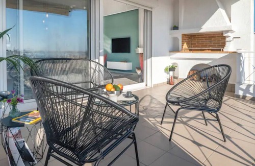 Glyfada Apartment | Bright 3bdr Apt with Roofgarden, Jacuzzi
