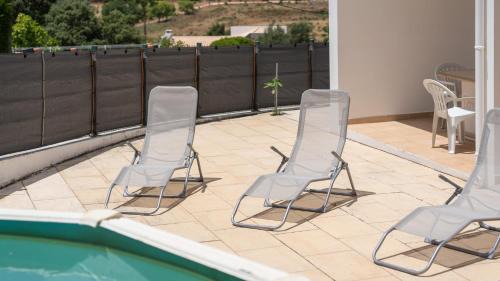 Alcalar House | Bright 3BDR House with Pool by Lovelystay