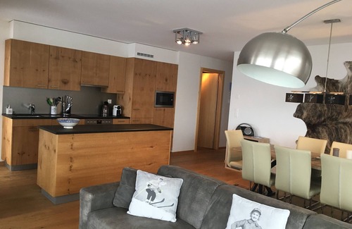 Veysonnaz Apartment | Bright 5 * Ski In, Ski Out Apartment on the slopes (3 bed, 3 bath)