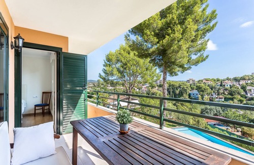 Calamayor Apartment | Bright 90m2 apartment with views