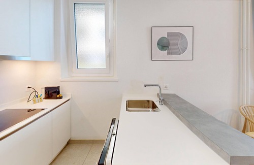 Lausanne Apartment | Bright & Airy 1-Bedroom Apartment with 2 Bathrooms - Lausanne City Centre
