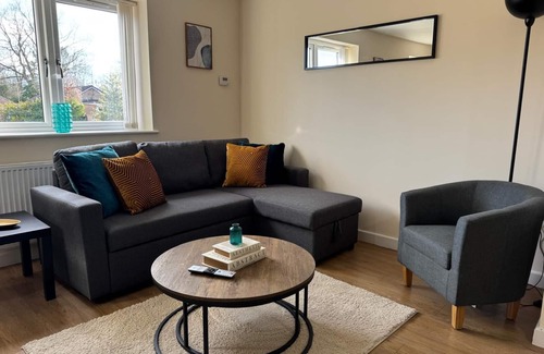 Kidlington Apartment | Bright Airy Modern 2 Bed 2 Bathroom 1st Floor Apt